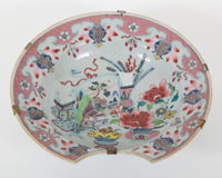 Chinese Famille Rose Barbers Bowl thumbnail 3