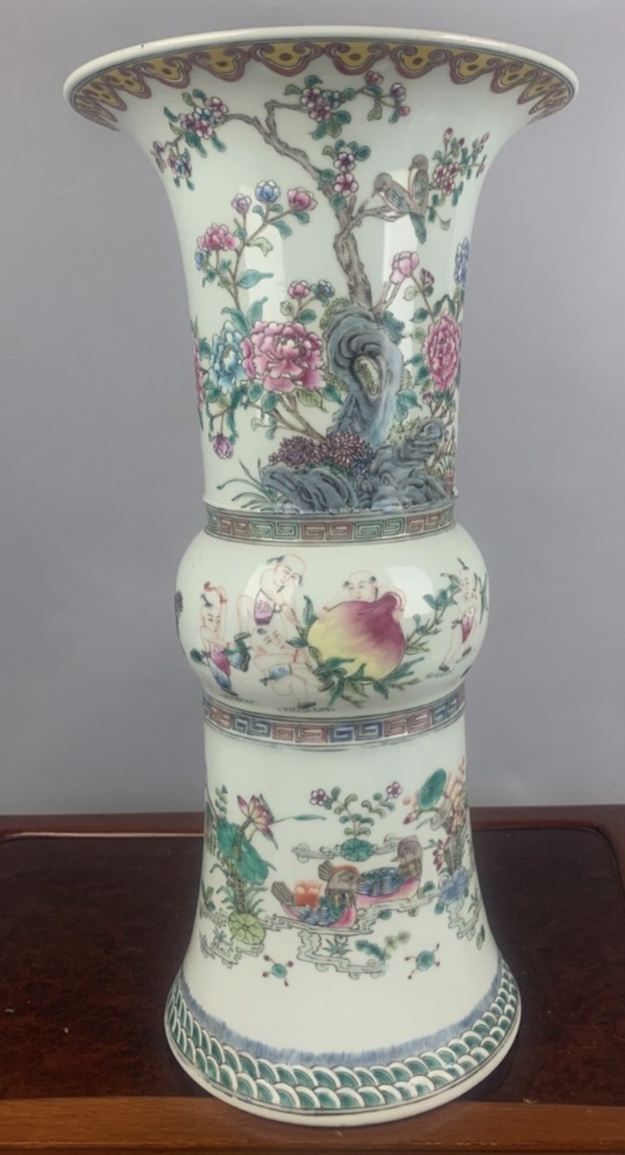 Chinese Qing Dynasty Style Famille Rose Vase