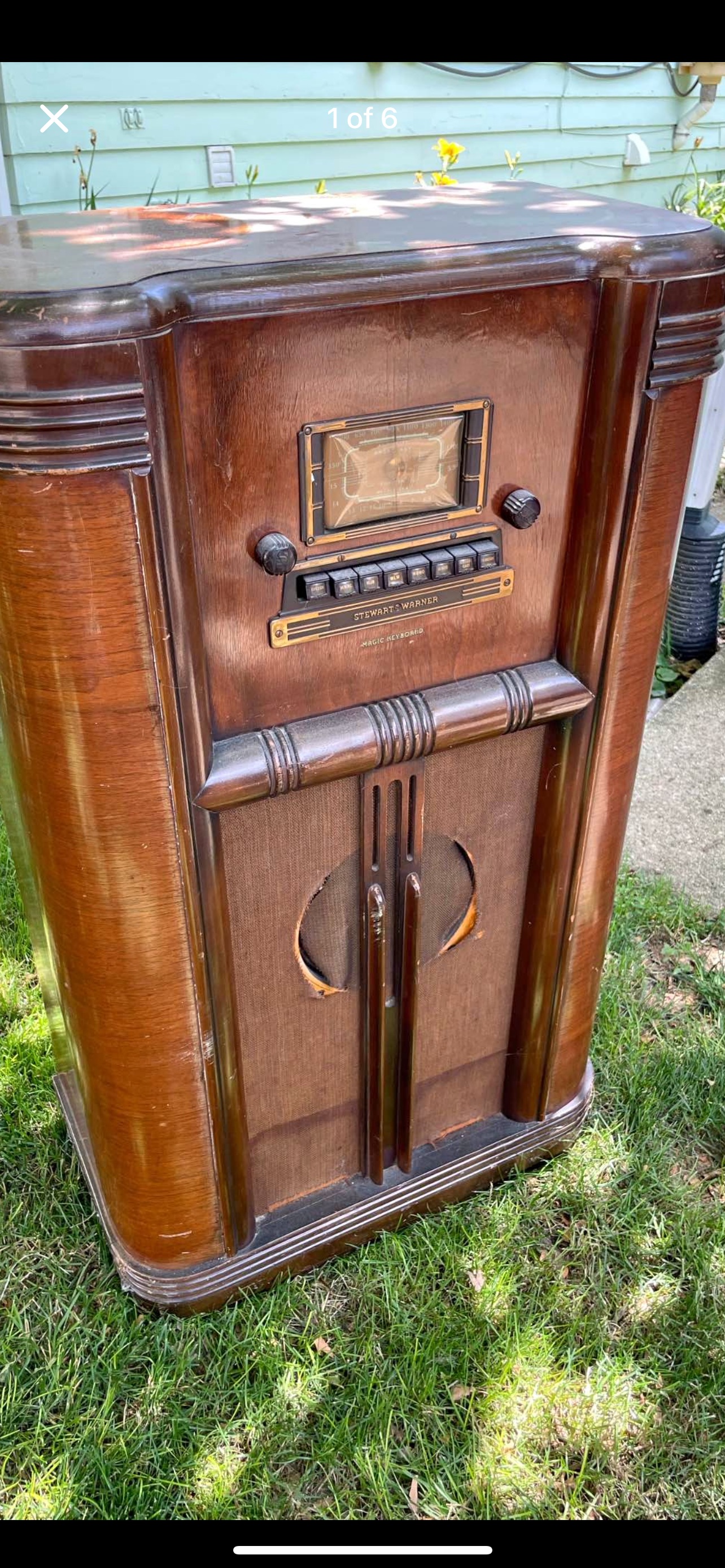 Art Deco Stewart-Warner Magic Keyboard Console Radio