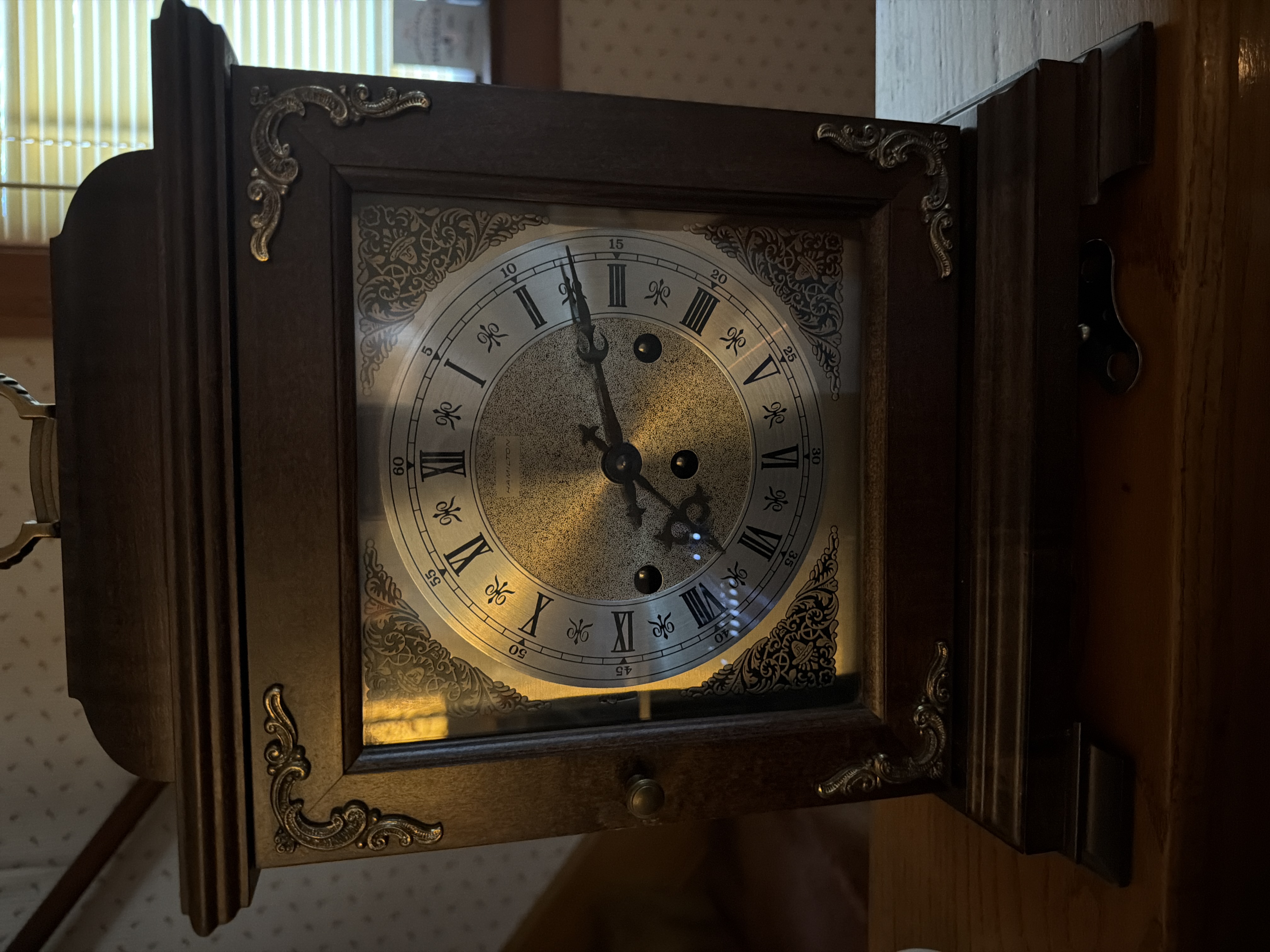 American Ansonia-Style Wood Mantel Clock