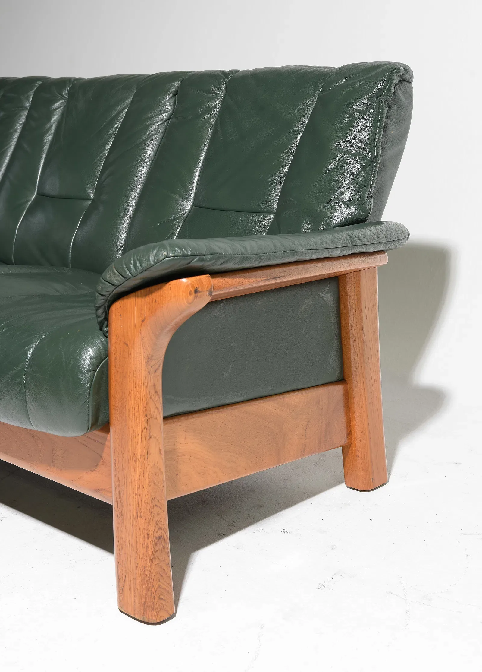 Mid-Century Modern Teak and Green Leather Three-Seat Sofa thumbnail 4
