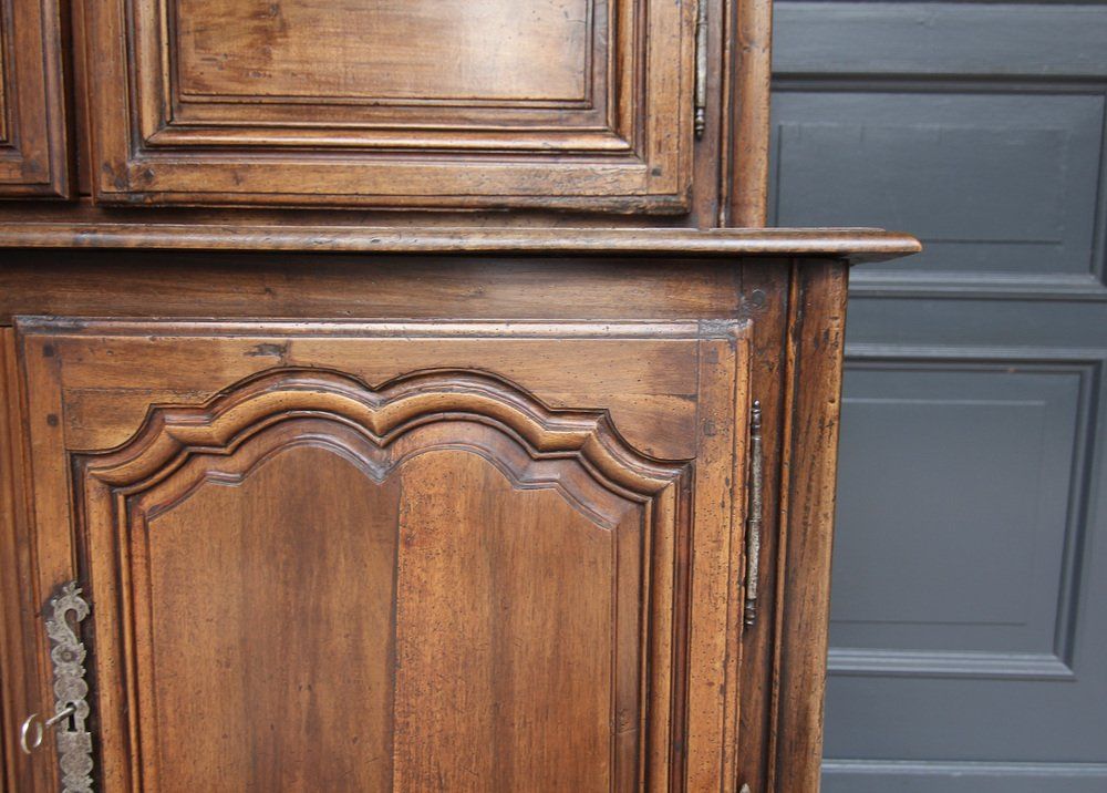 French Louis XV Period Walnut Buffet Vaisselier thumbnail 5