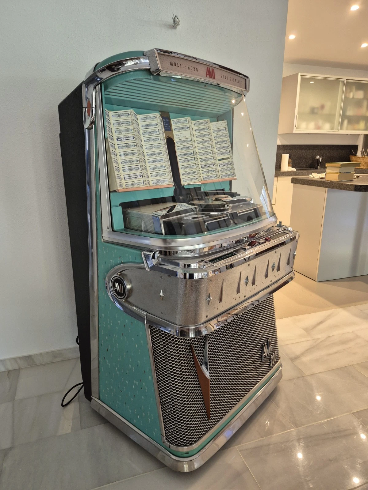 American Mid-Century Modern AMI 200 Jukebox thumbnail 2