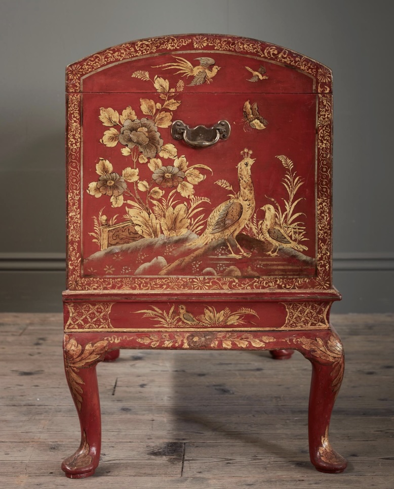English George II Period Red Japanned Lacquer Table Cabinet on Stand thumbnail 10