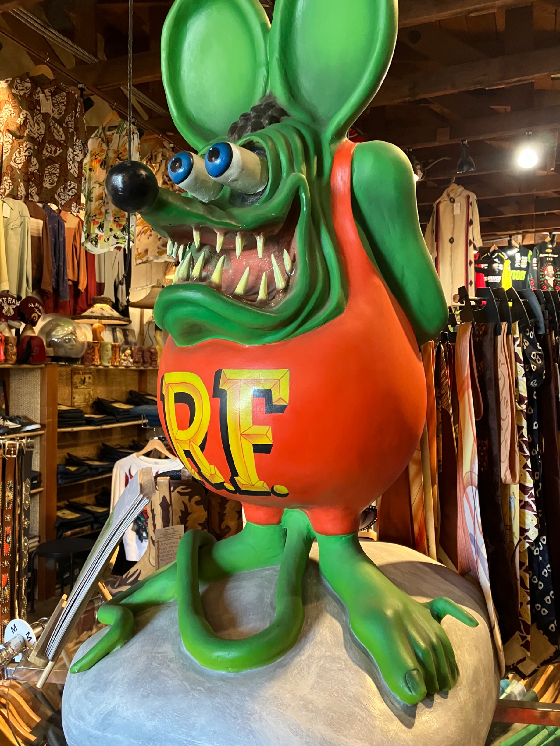 Rat Fink Sculpture thumbnail 2