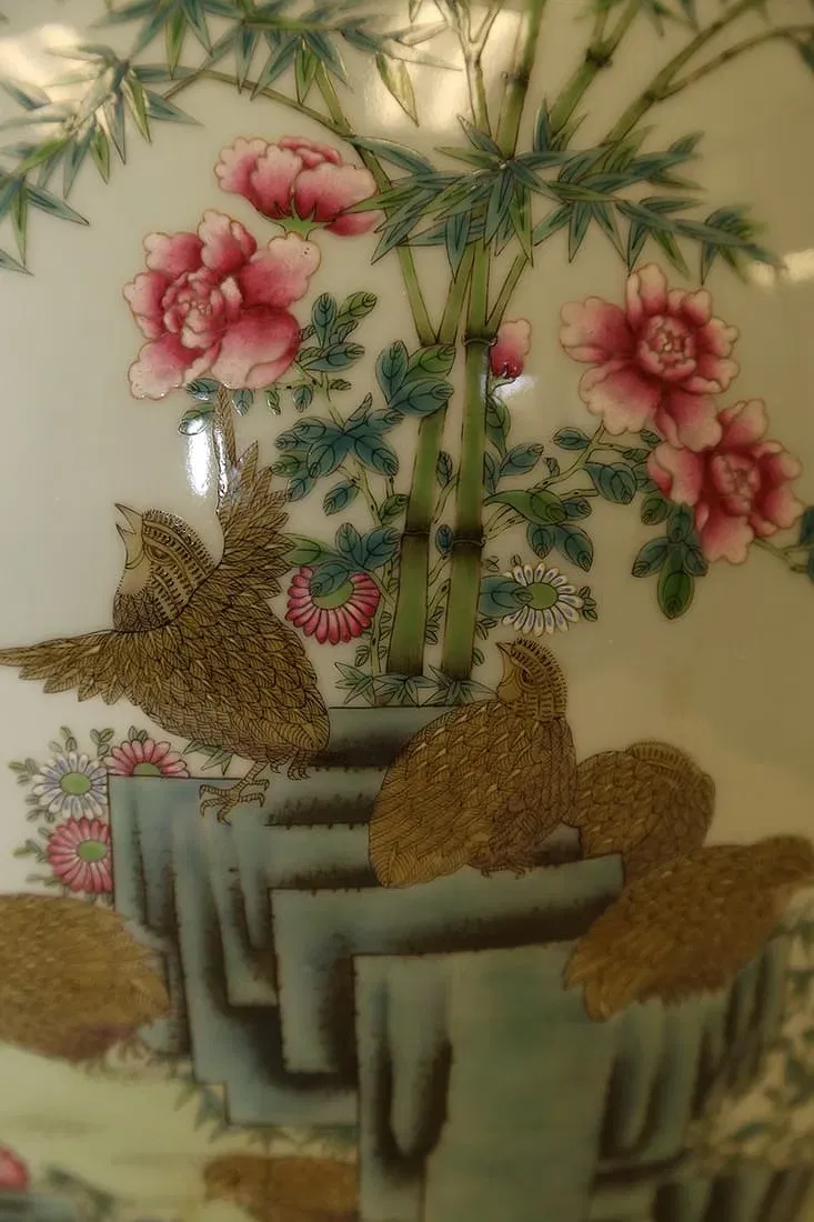 Chinese Guangxu Style Famille Rose Porcelain Vase thumbnail 2