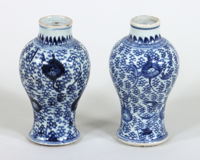Pair of Chinese export porcelain blue and white baluster vases thumbnail 5