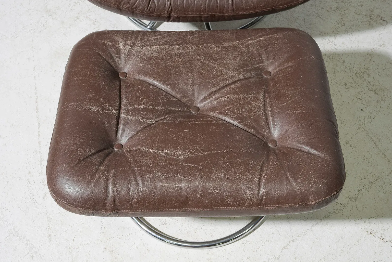 Mid-Century Modern Brown Leather Swivel Lounge Chair and Ottoman thumbnail 3
