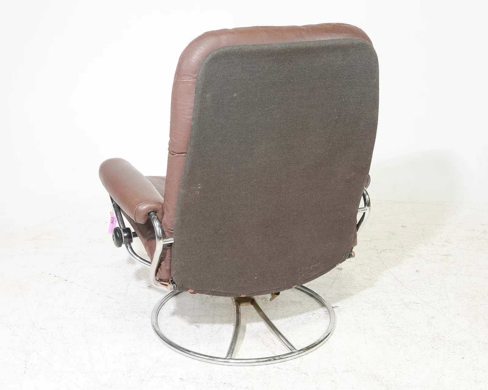 Mid-Century Modern Brown Leather Swivel Lounge Chair and Ottoman thumbnail 6