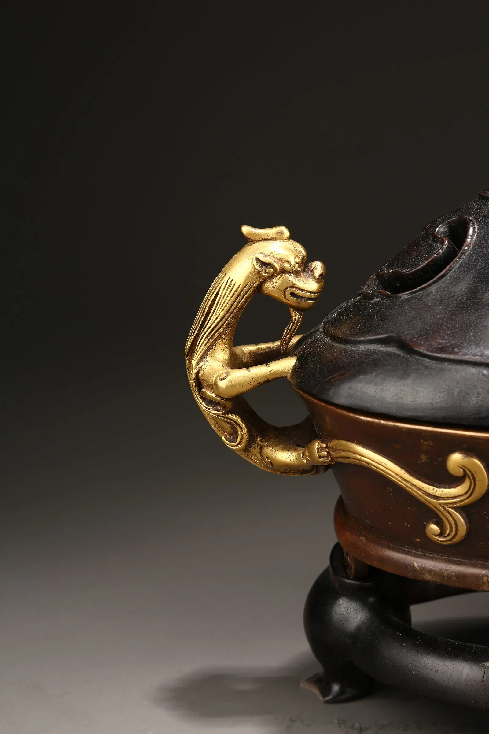Qing Qianlong Mark Chinese Style Bronze Censer with Dragon Handles and Wood Cover thumbnail 7