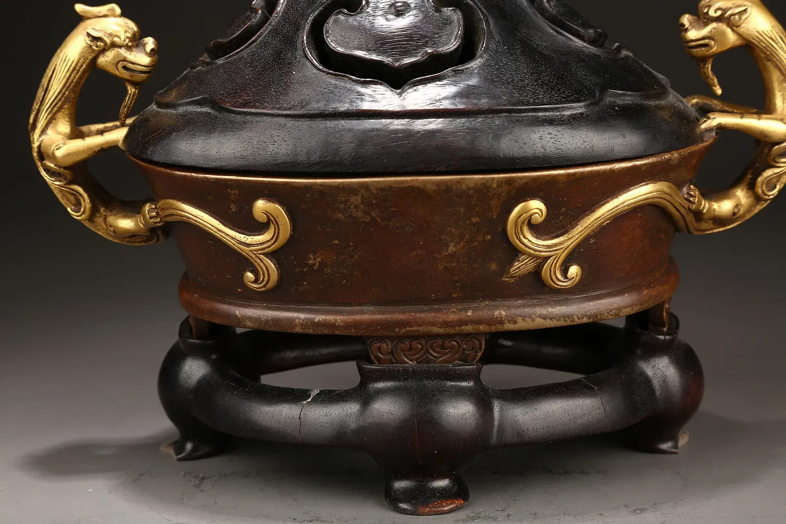 Qing Qianlong Mark Chinese Style Bronze Censer with Dragon Handles and Wood Cover thumbnail 8