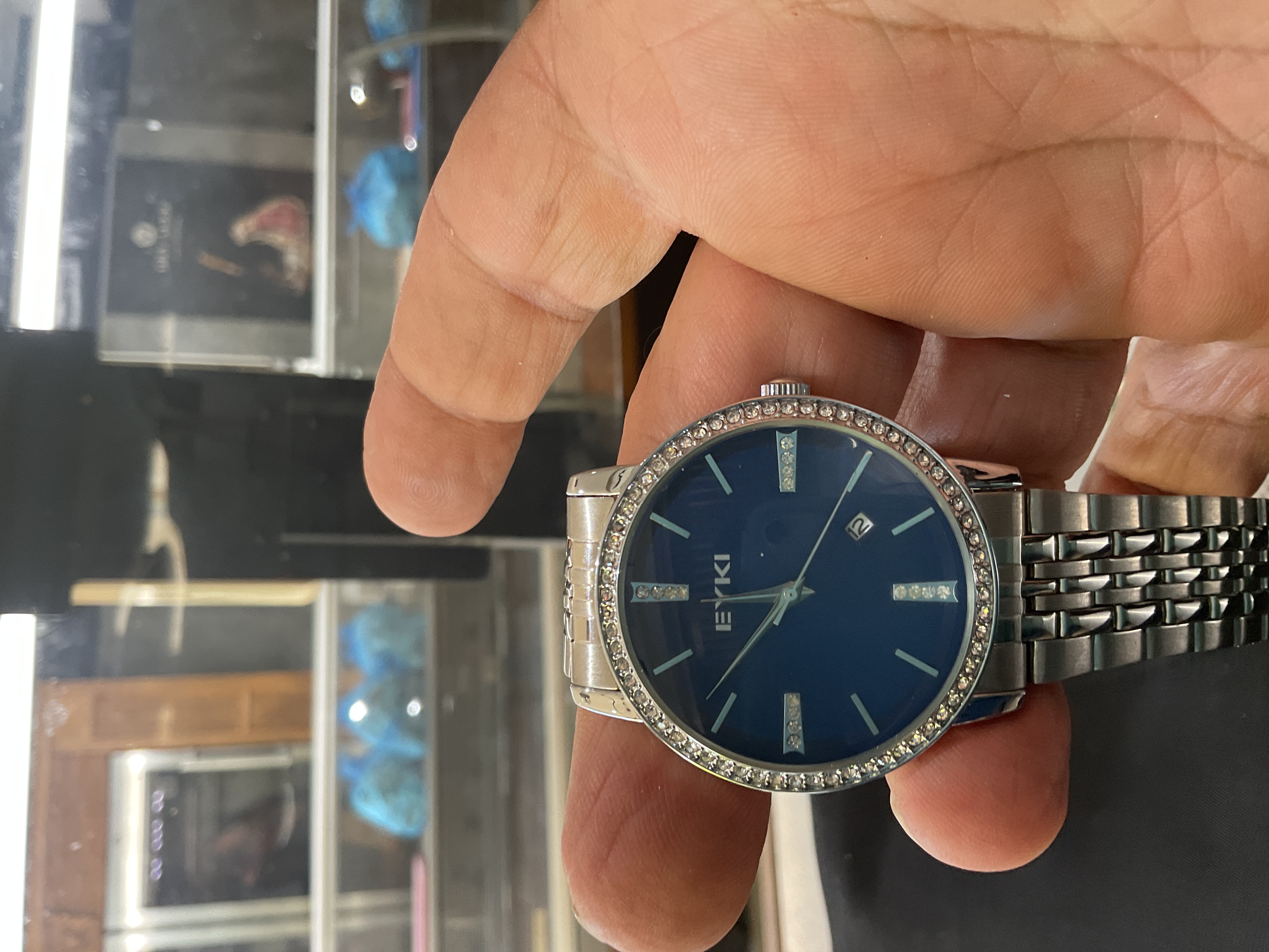 EYKI Modern Stainless Steel Quartz Wristwatch