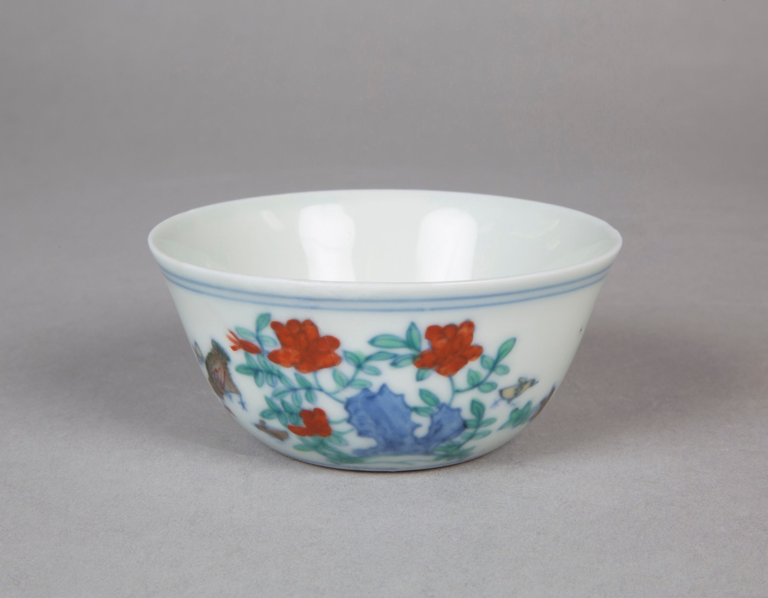 Chinese Doucai 'Chicken' Cup, Bearing Apocryphal Chenghua Mark thumbnail 5