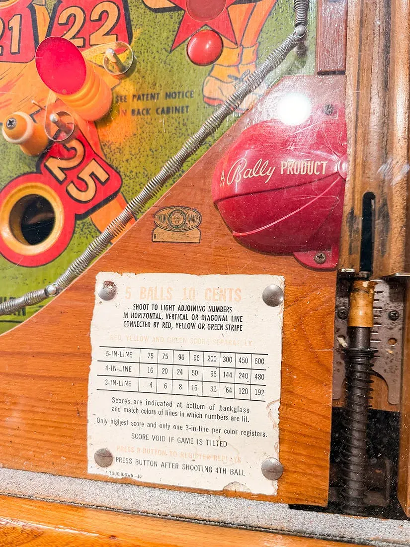 Bally 'Touchdown' Bingo Pinball Machine thumbnail 5