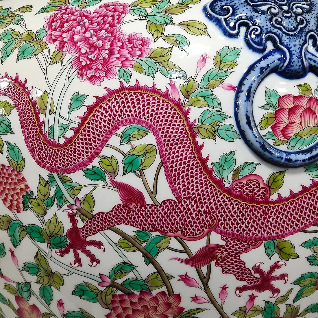 Chinese Qing Style Famille Rose Vase thumbnail 7