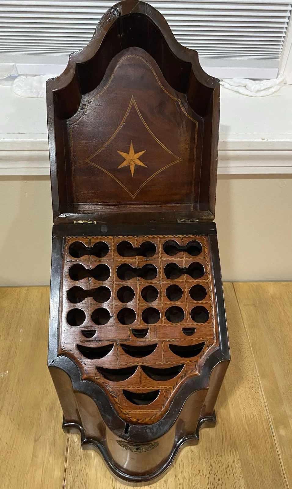 English Georgian Period Mahogany and Satinwood Knife Box thumbnail 12