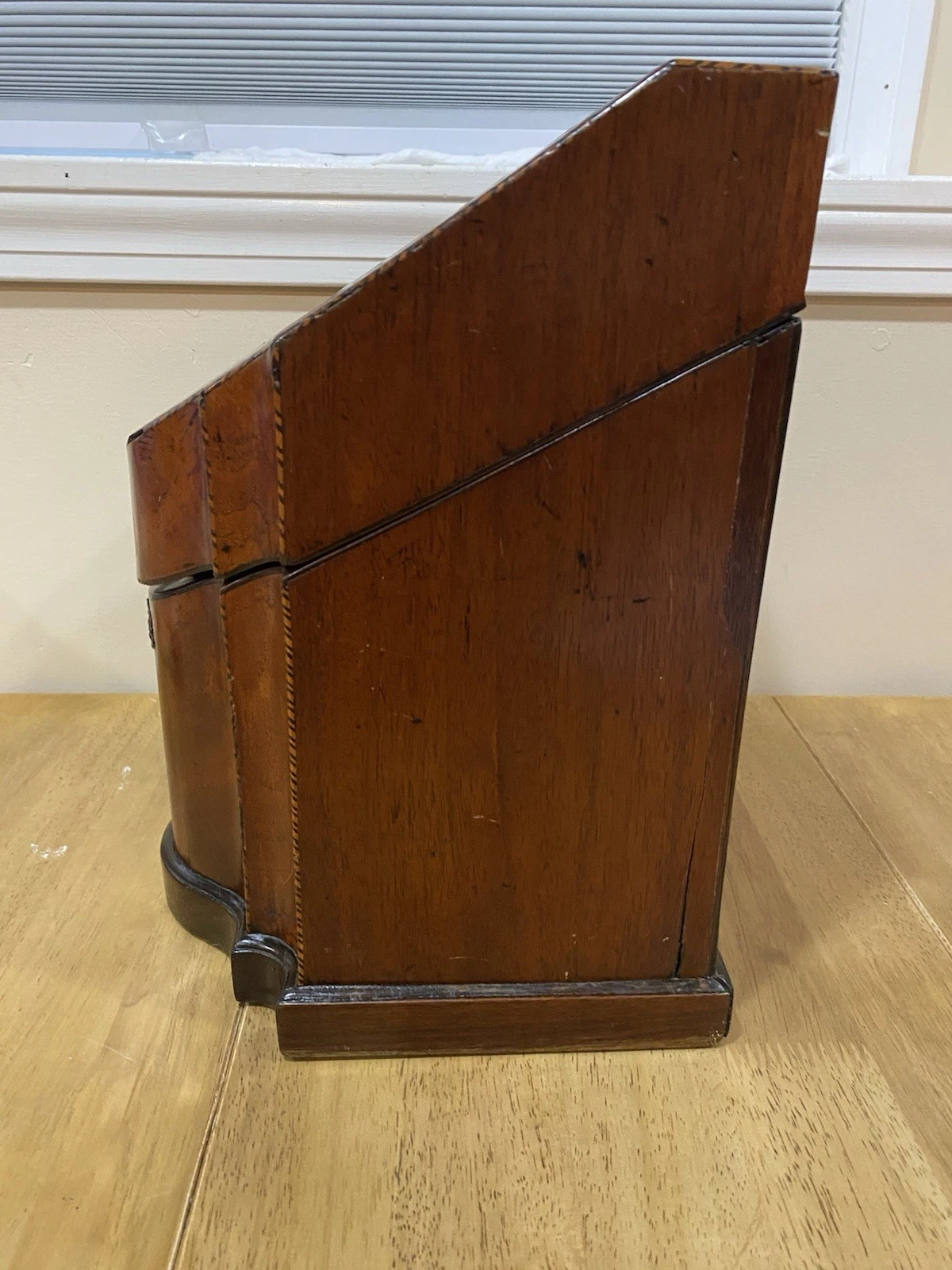English Georgian Period Mahogany and Satinwood Knife Box thumbnail 9