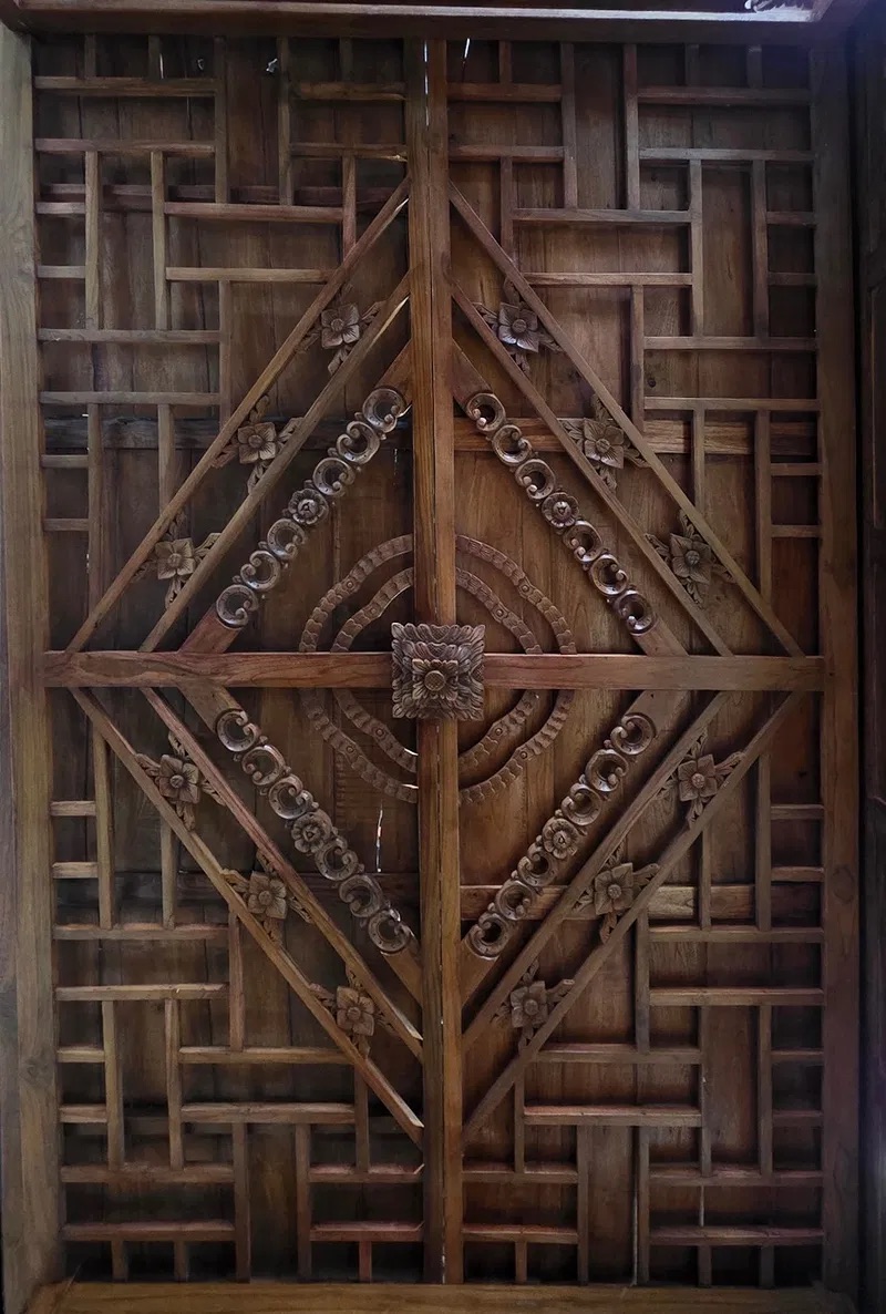 Indonesian Javanese Style Carved Teak Canopy Bed thumbnail 4
