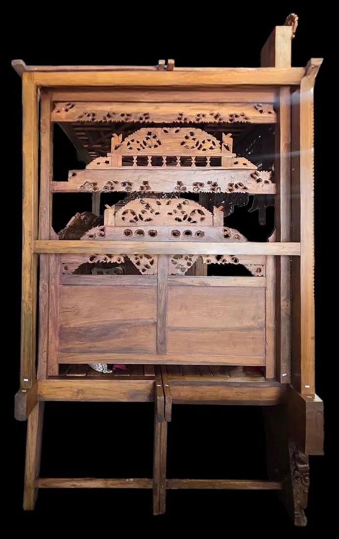 Indonesian Javanese Style Carved Teak Canopy Bed thumbnail 5