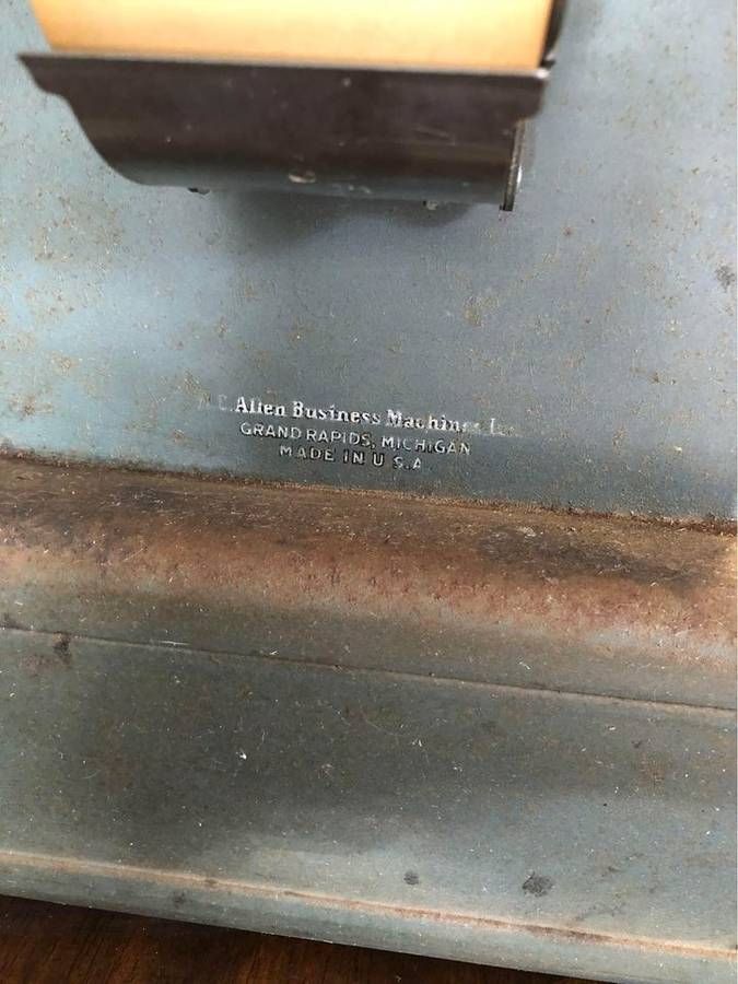 Mid-Century R.C. Allen Cast Iron Cash Register thumbnail 3