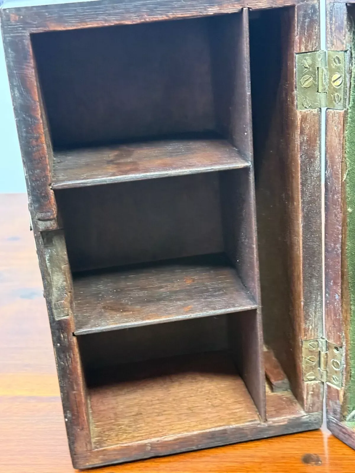 Georgian Mahogany Brass-Mounted Tea Caddy thumbnail 3