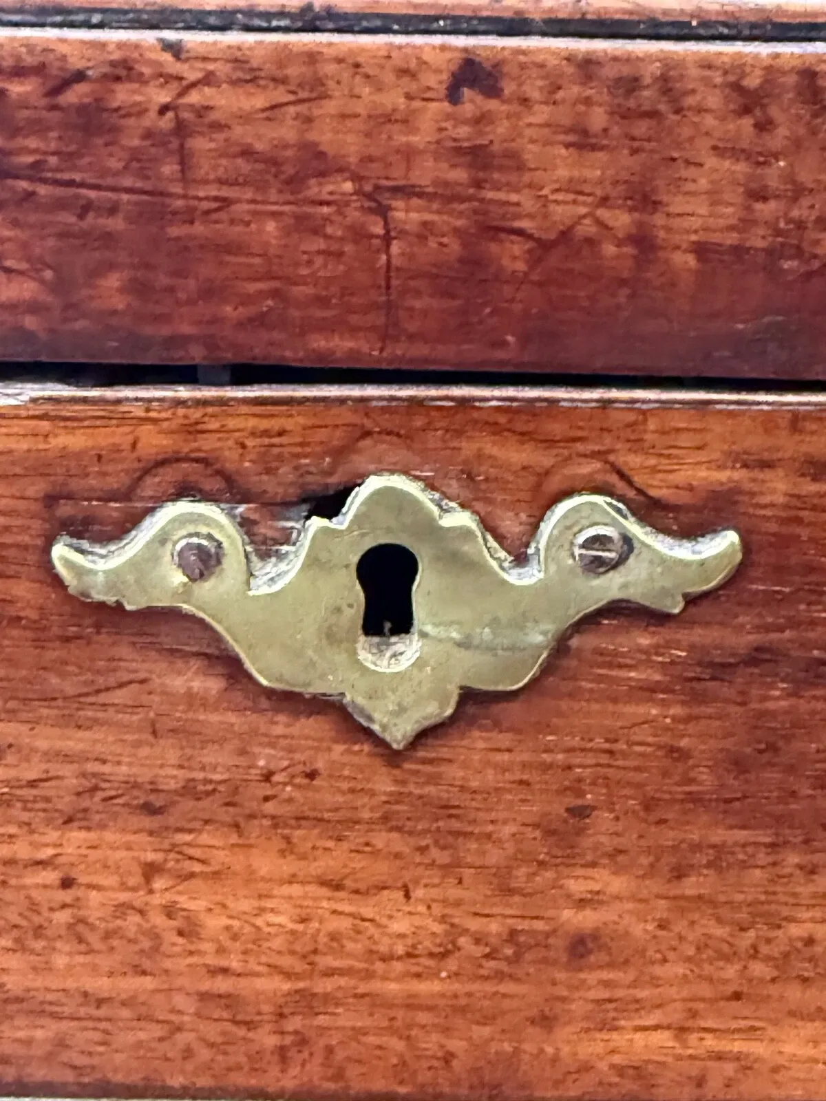 Georgian Mahogany Brass-Mounted Tea Caddy thumbnail 4