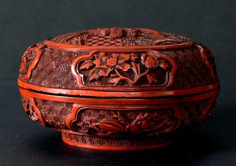 Chinese Ming Period Carved Cinnabar Lacquer Circular Box thumbnail 3