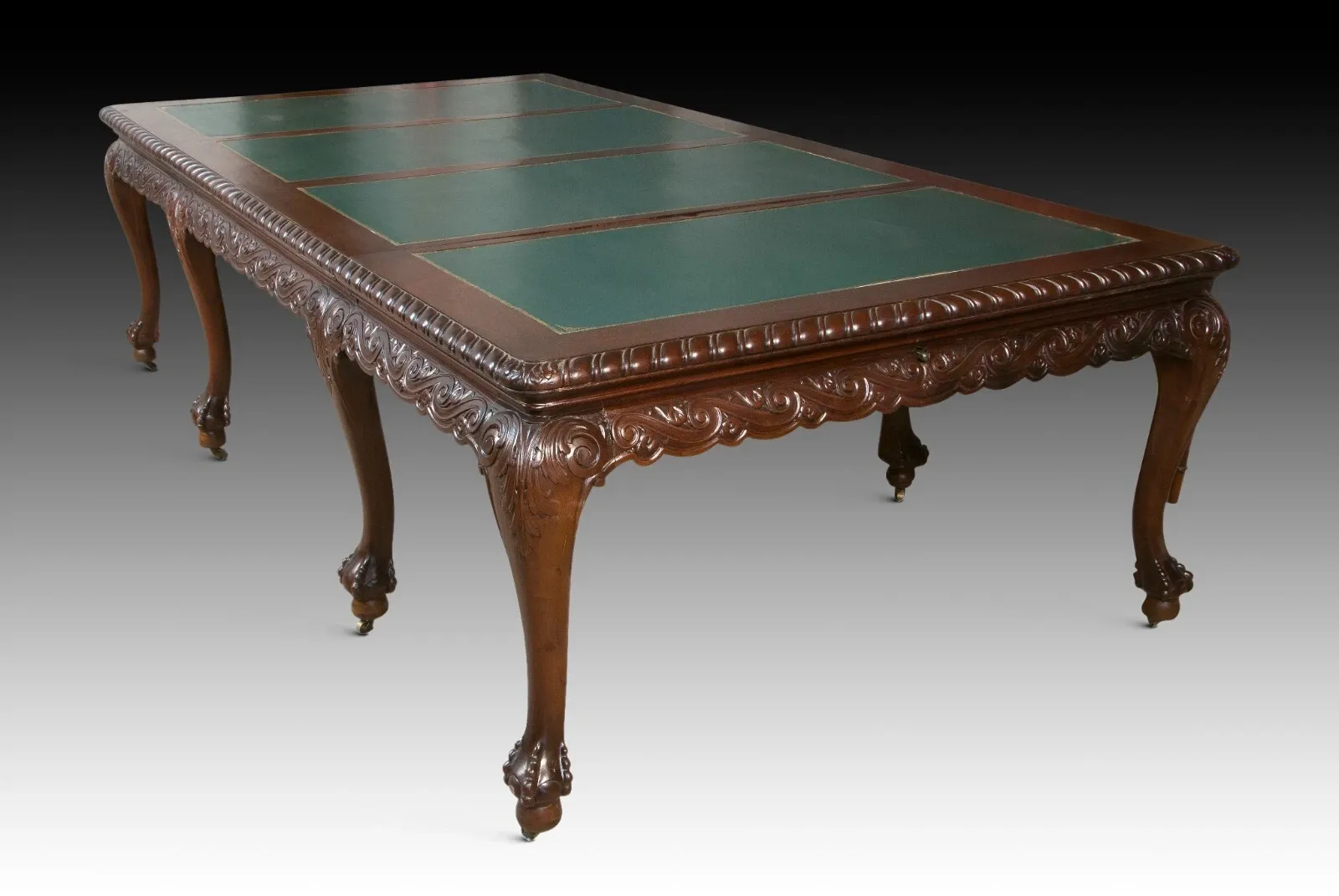 Late Victorian Chippendale Style Mahogany Wind‑Out Dining Table with Leather Insets thumbnail 3