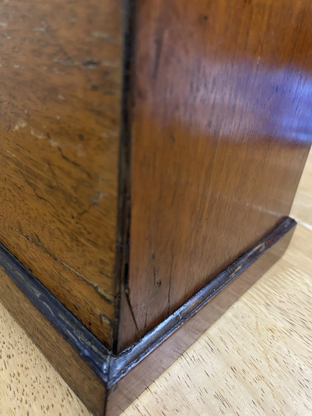 Georgian Period Mahogany Knife Box thumbnail 6