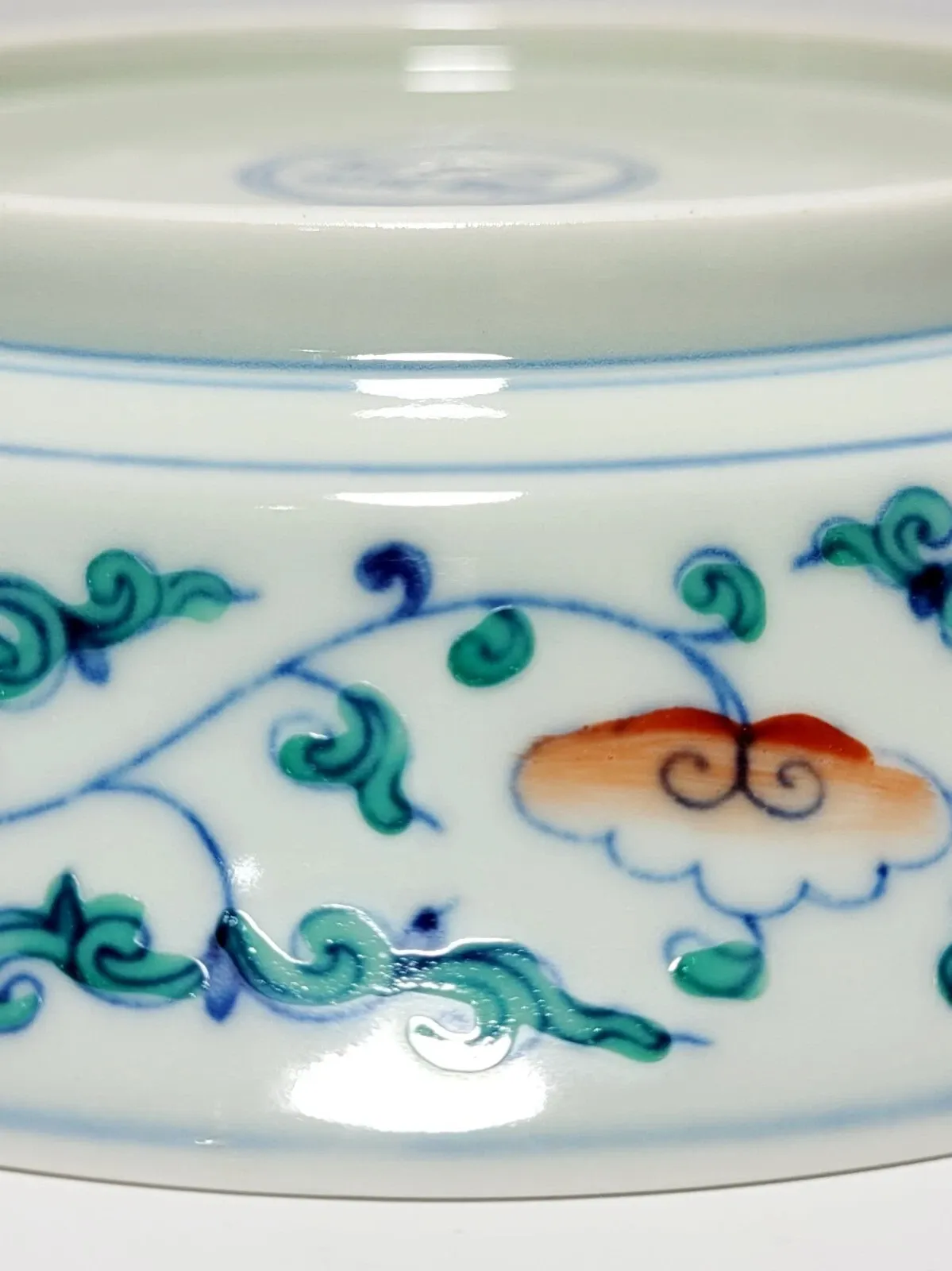Chinese Doucai Style Dragon Plate thumbnail 8