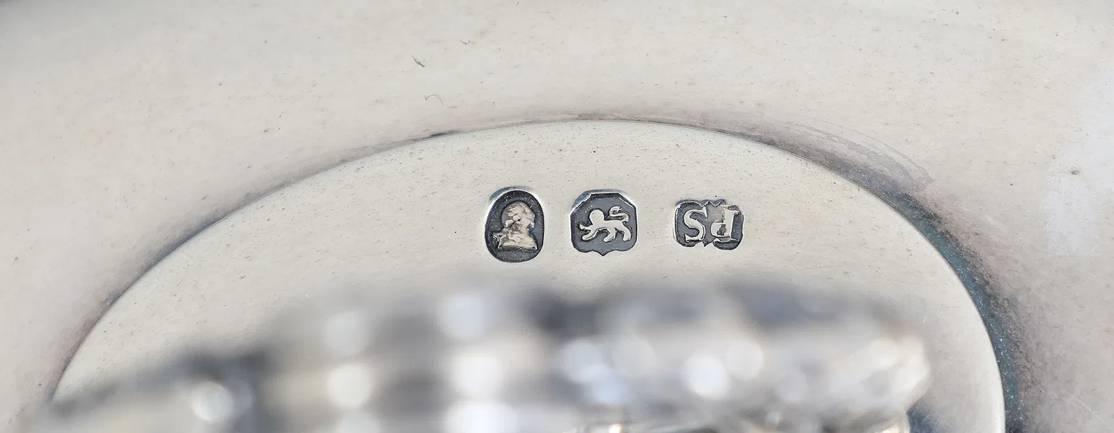 English George III Sterling Silver Covered Sugar Urn (London, 1777) thumbnail 7