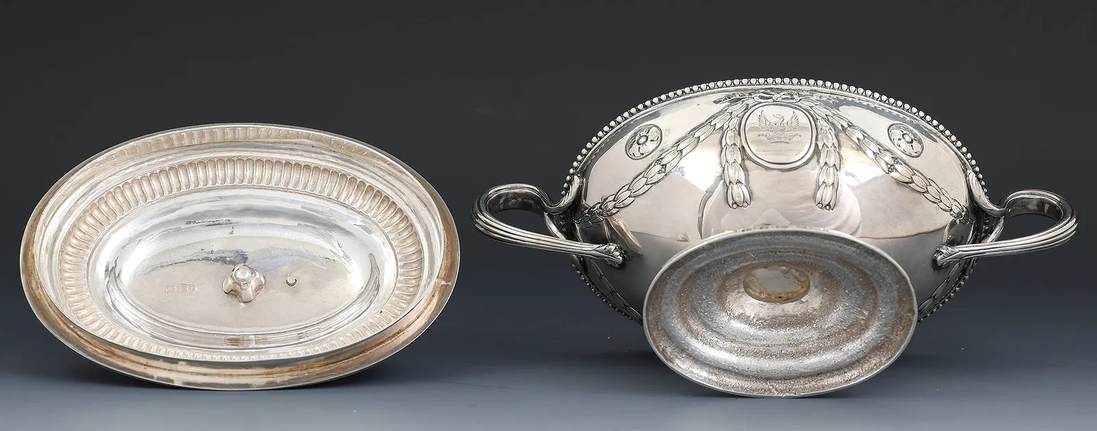 English George III Sterling Silver Covered Sugar Urn (London, 1777) thumbnail 8