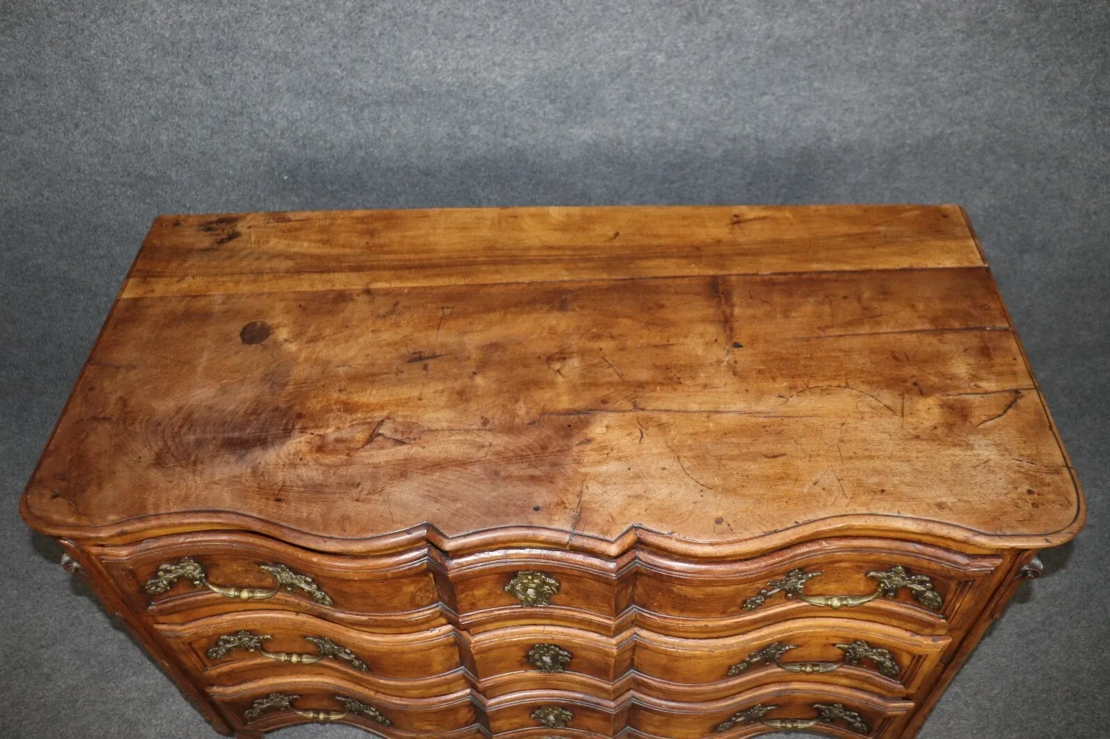 French Louis XV Period Walnut Bombe Commode thumbnail 5