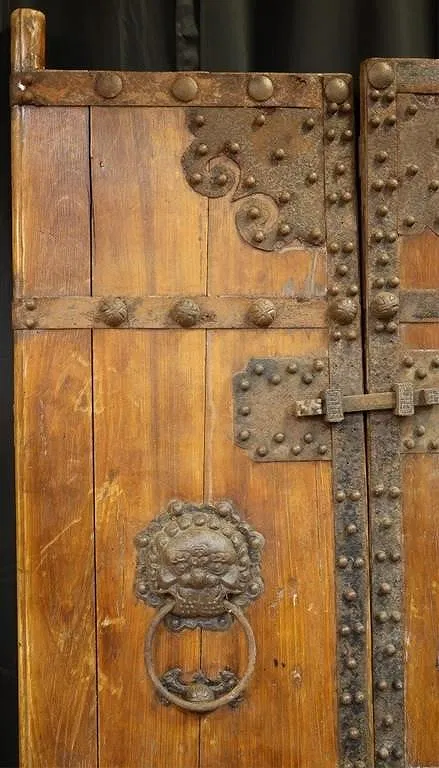 Chinese Qing Dynasty Style Iron-Mounted Hardwood Doors thumbnail 2
