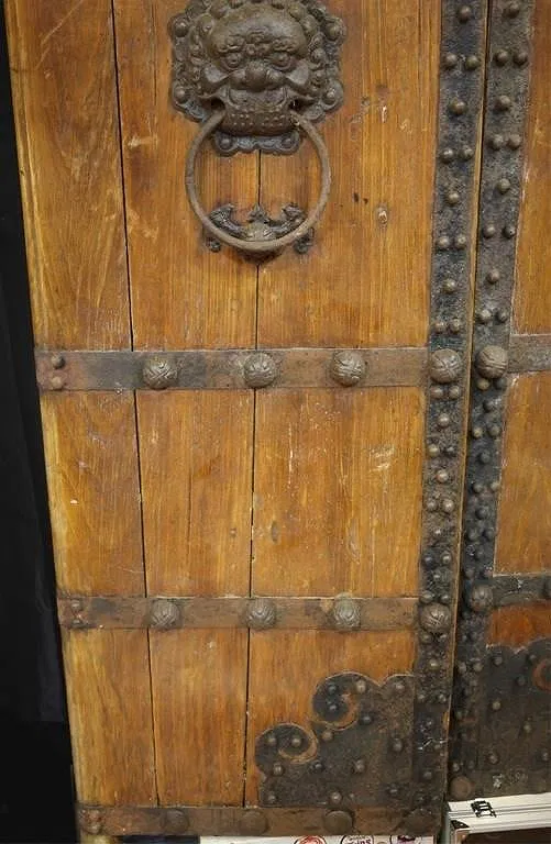 Chinese Qing Dynasty Style Iron-Mounted Hardwood Doors thumbnail 3