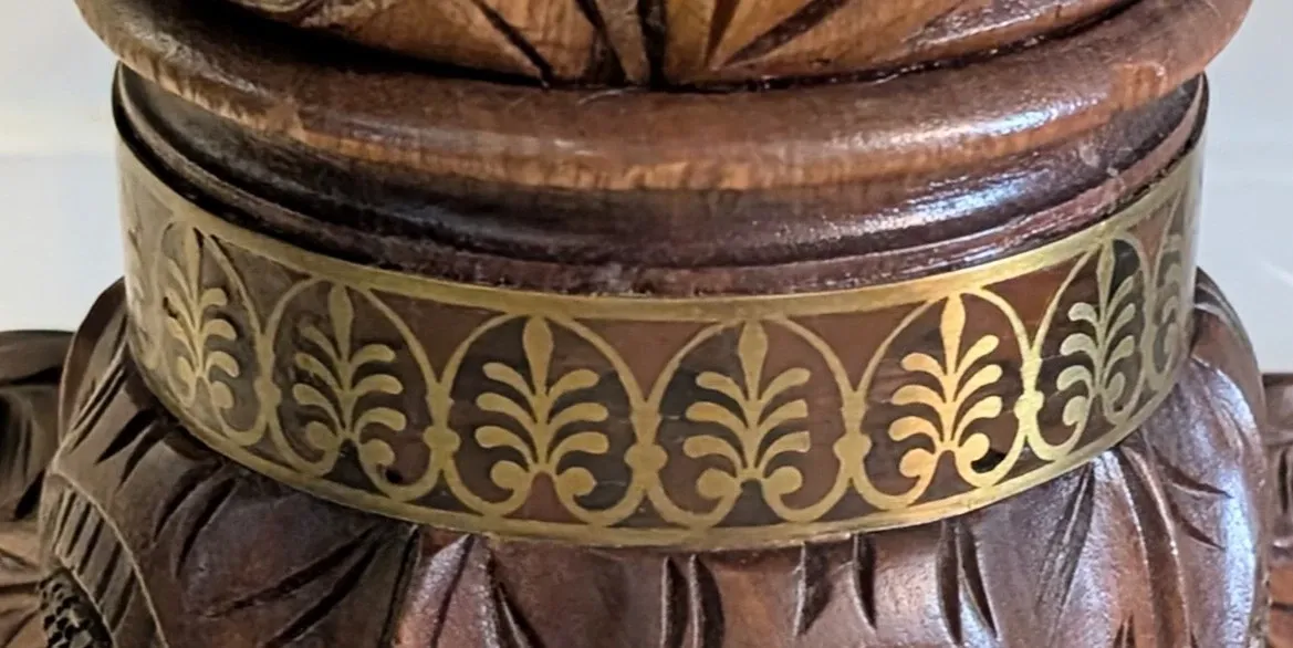 American Classical / Empire Style Carved Mahogany Pedestal Card Table thumbnail 4