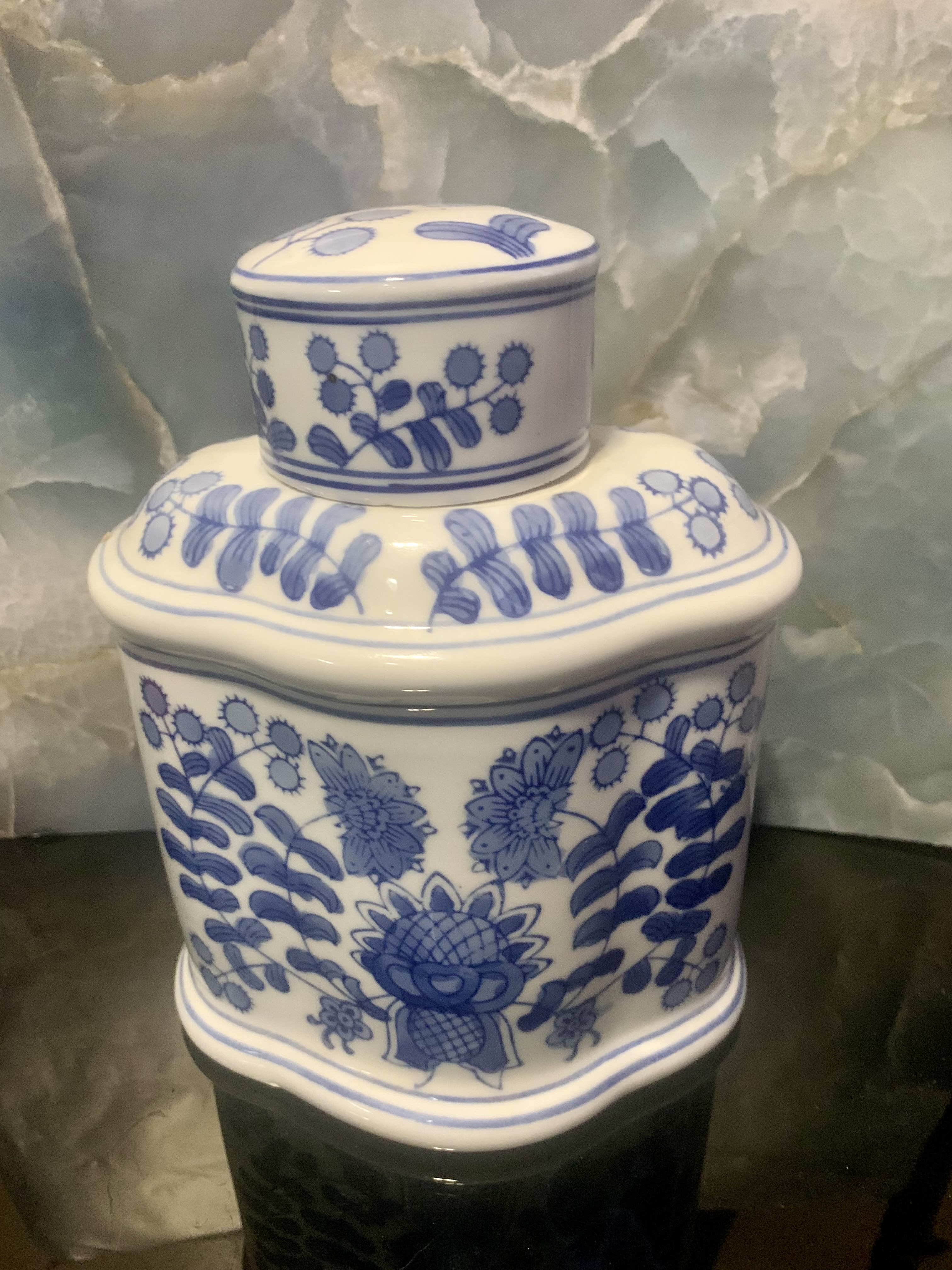 Chinese Blue and White Porcelain Tea Caddy