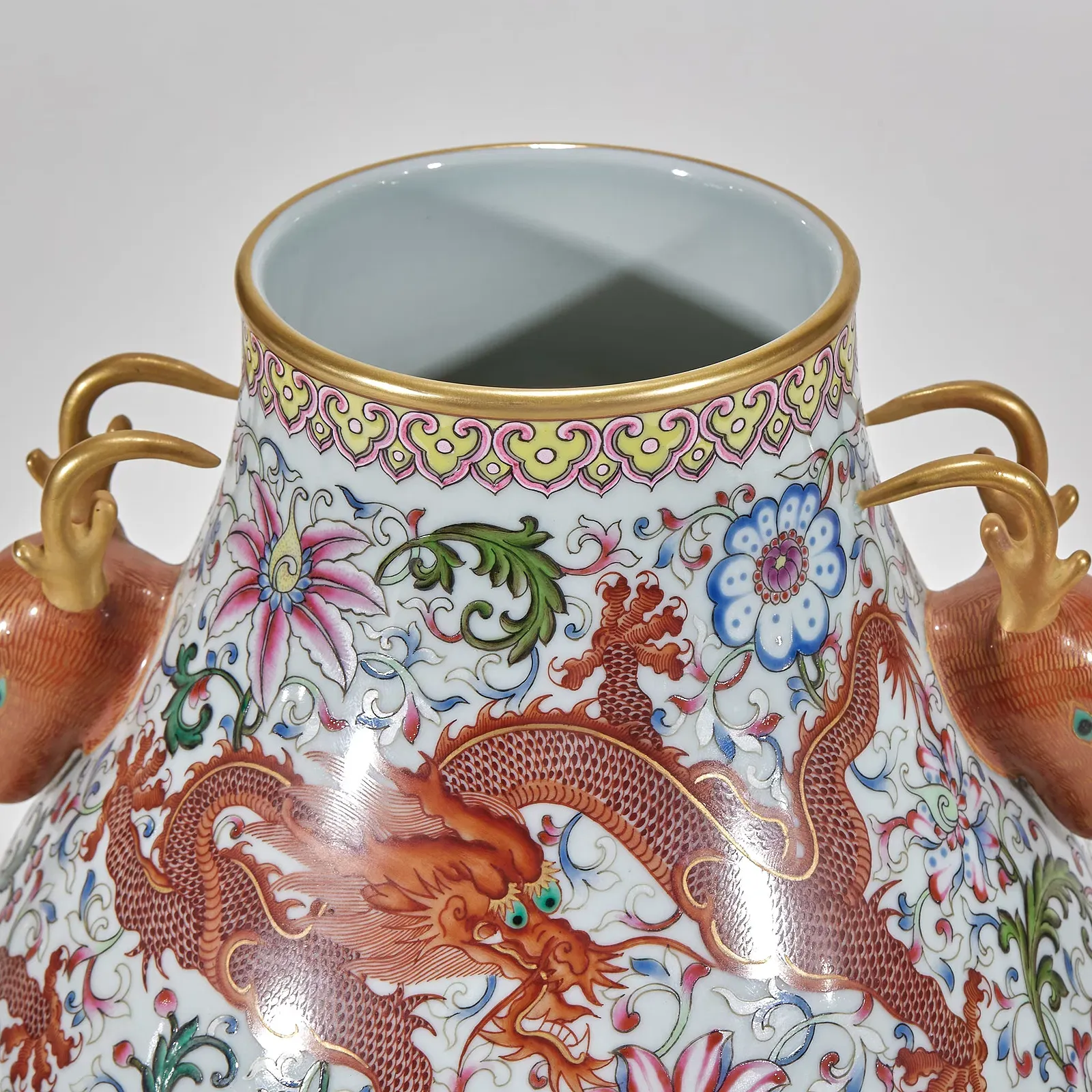 Qing Style Famille Rose Dragon-Handled Porcelain Vase thumbnail 3