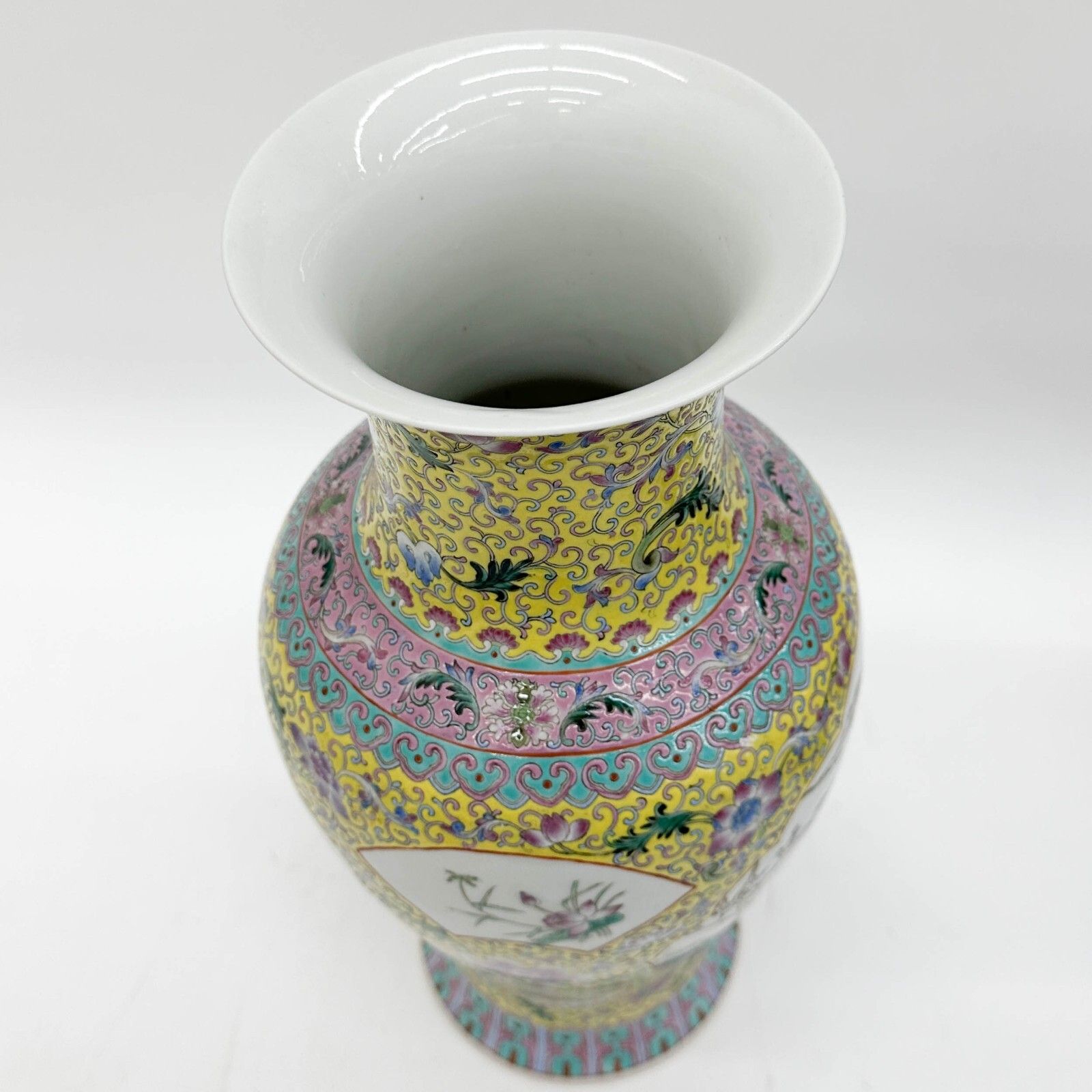Qing Style Famille Rose Porcelain Vase thumbnail 2