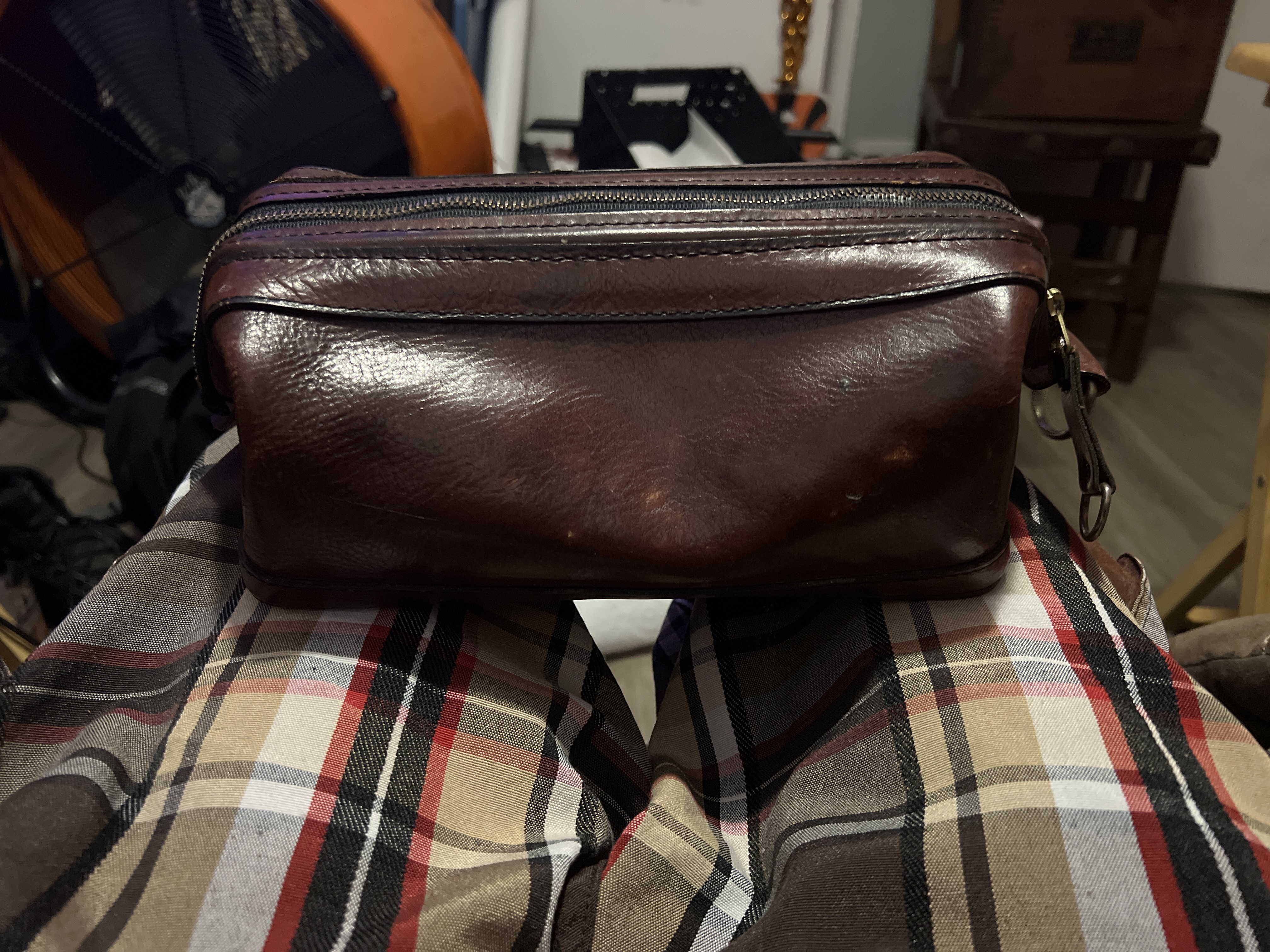 Vintage Brown Leather Dopp Kit