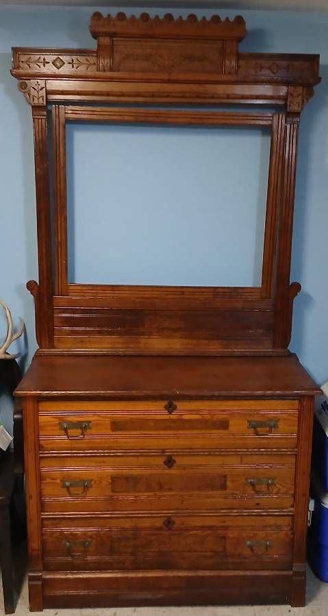 Late Victorian Eastlake Style Oak Dresser with Mirror
