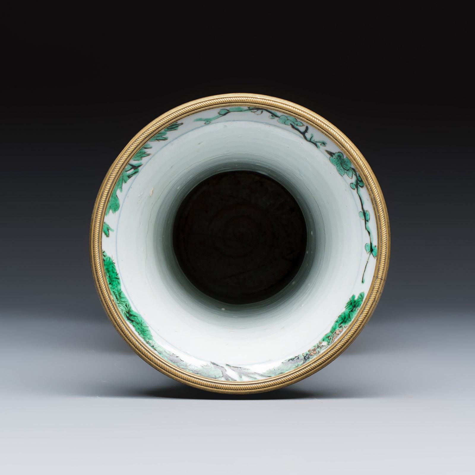 A Chinese famille verte gilt-bronze-mounted 'Yenyen' vase with pheasants, Kangxi porcelain with later mounts thumbnail 7