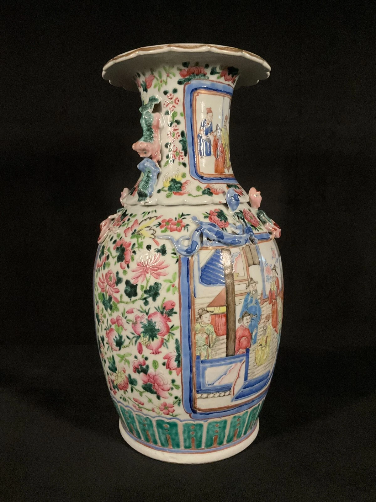 Chinese Late Qing/Republic Period Famille Rose Figural Baluster Vase thumbnail 2