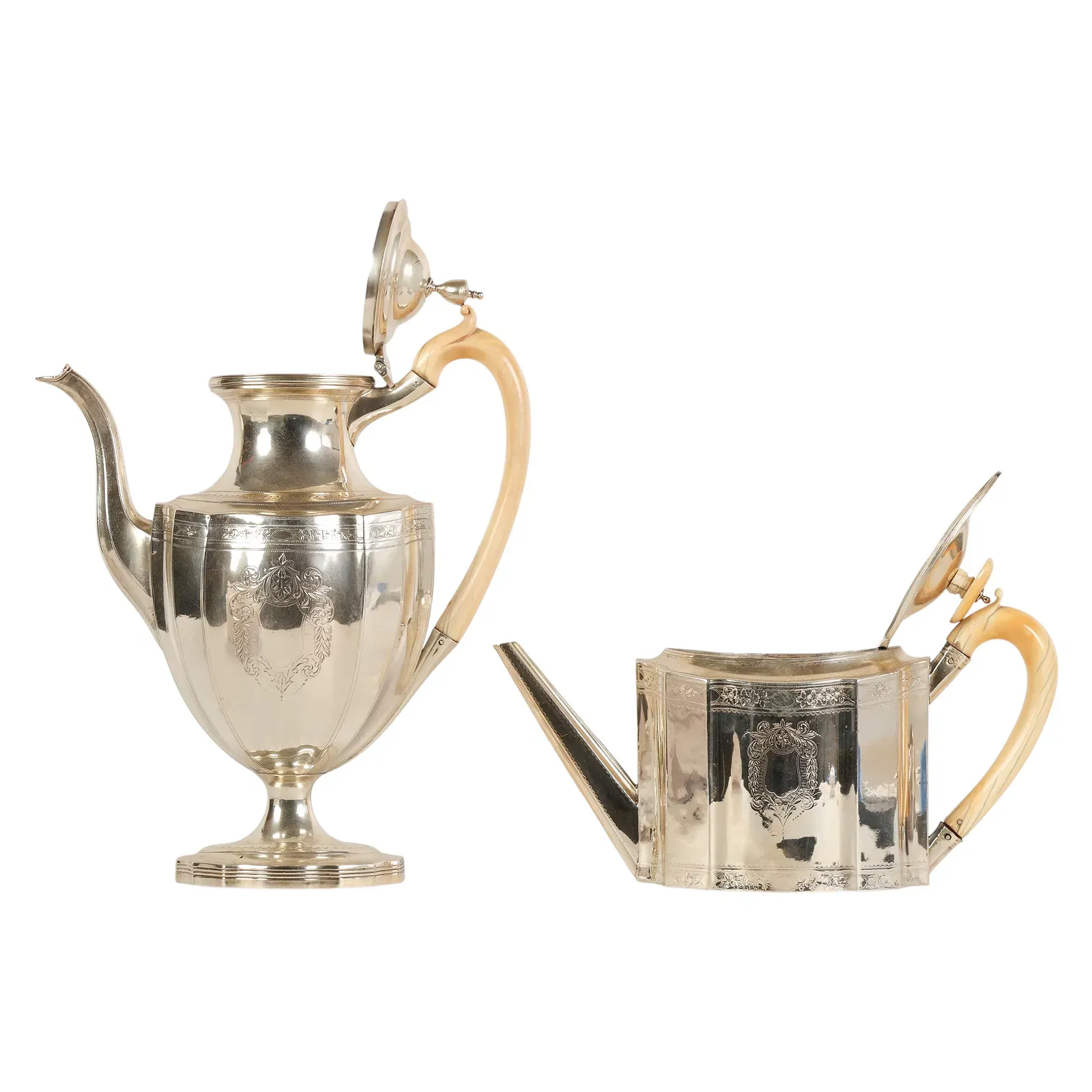 English Edwardian Sterling Silver and Ivory-Handled Coffee Pot and Teapot thumbnail 4
