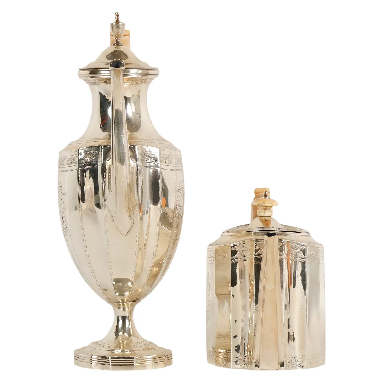 English Edwardian Sterling Silver and Ivory-Handled Coffee Pot and Teapot thumbnail 5