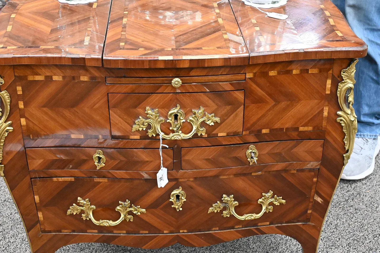 French Louis XV Style Kingwood and Tulipwood Commode Secrétaire thumbnail 2