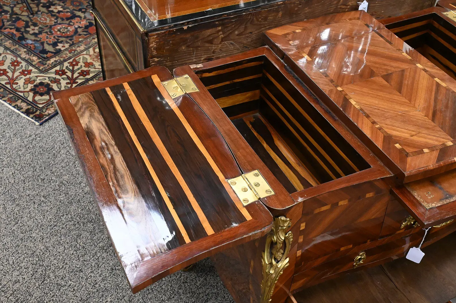 French Louis XV Style Kingwood and Tulipwood Commode Secrétaire thumbnail 6