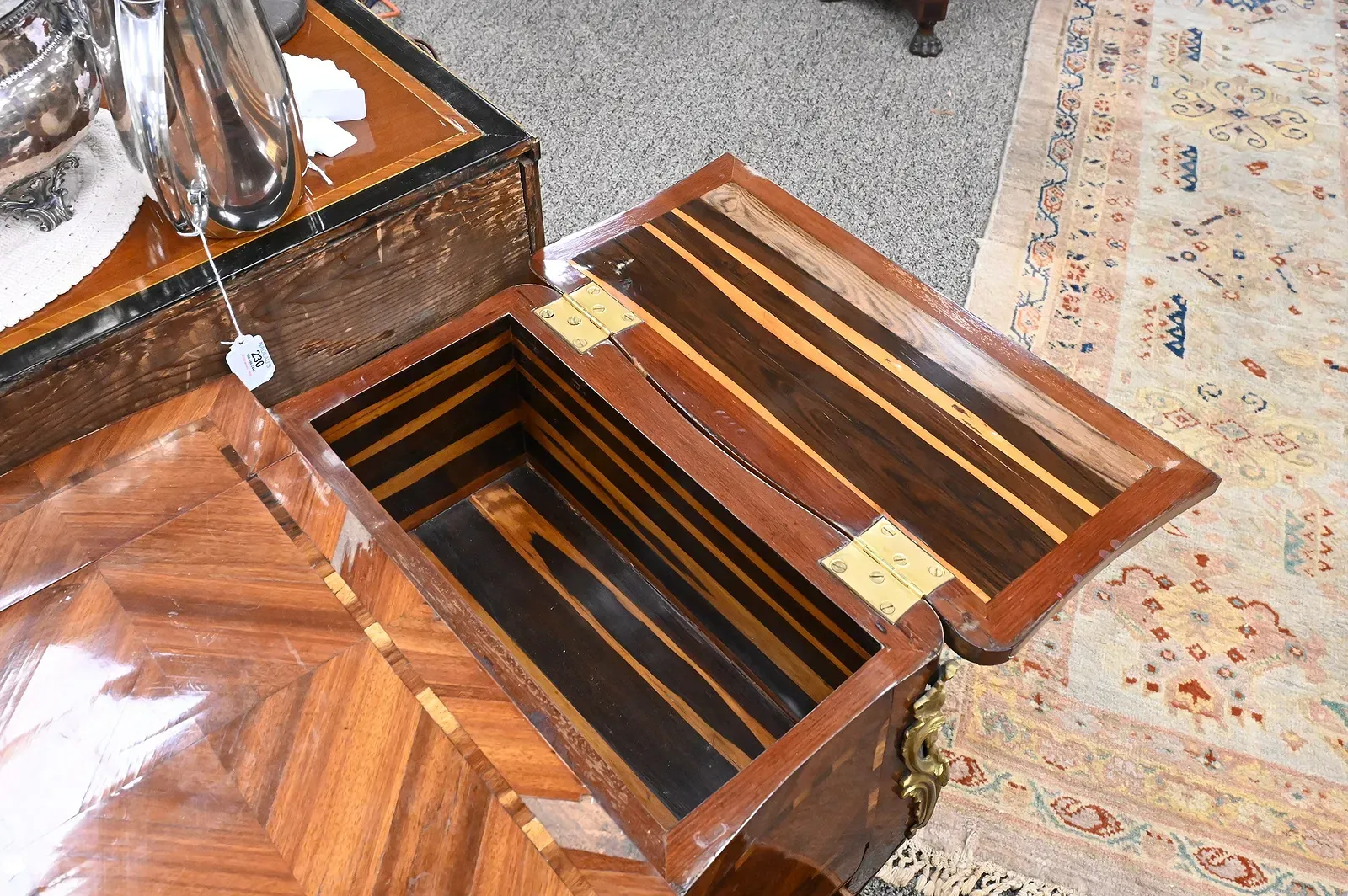 French Louis XV Style Kingwood and Tulipwood Commode Secrétaire thumbnail 7