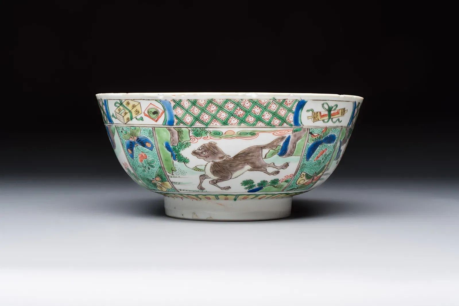 Chinese Kangxi Period Famille Verte Porcelain Bowl with Yongqing Tang Hall Mark thumbnail 4