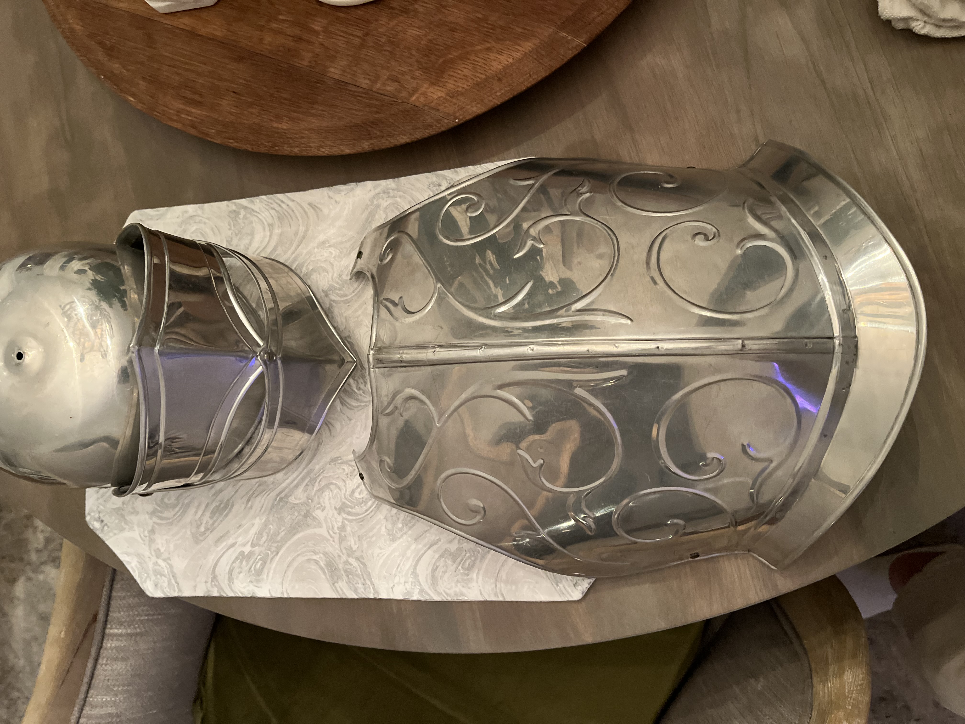 Modern Decorative European-Style Polished Steel Helmet and Breastplate